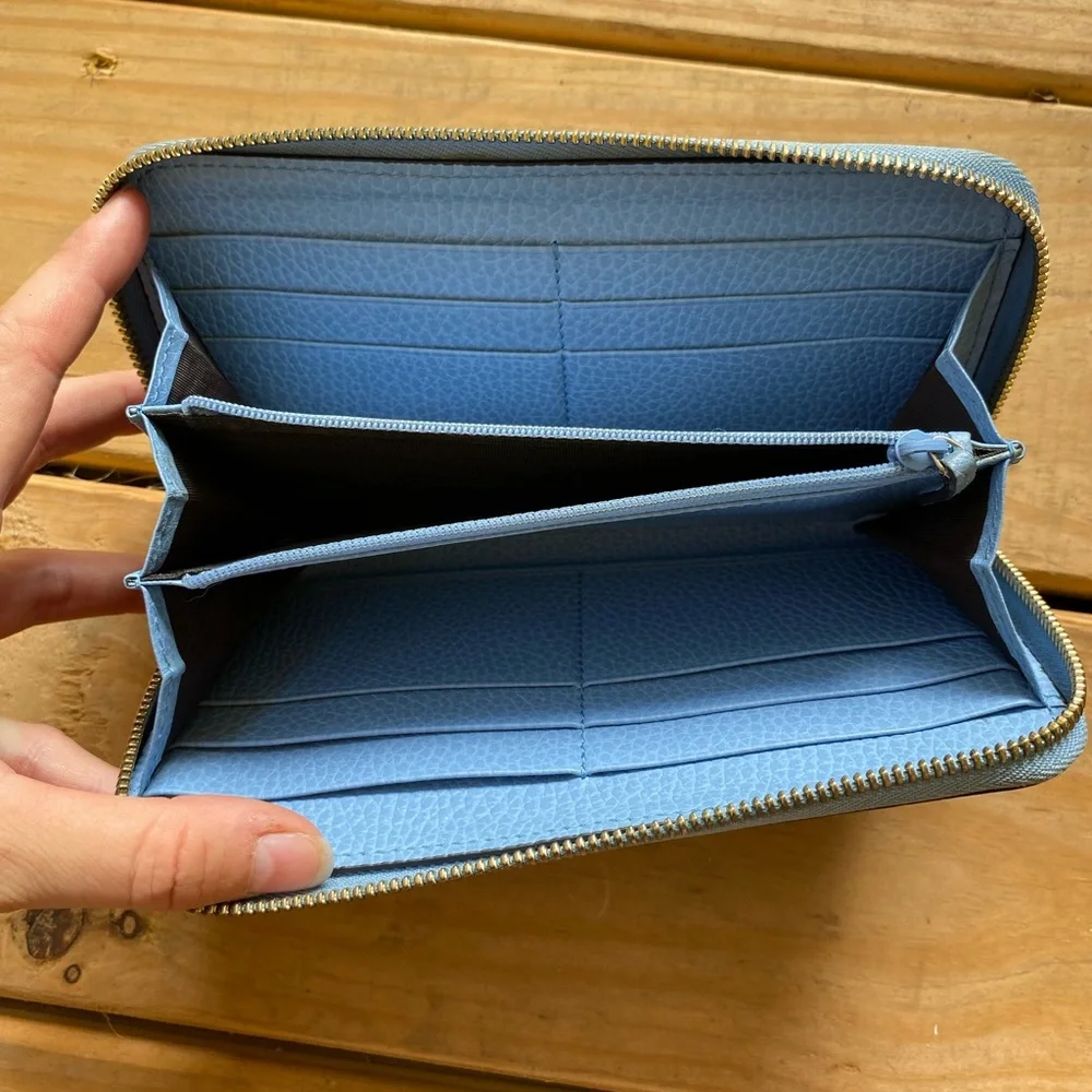 Authentic Gucci Betty Continental logo zip around wallet leather blue . - Picture 9 of 10